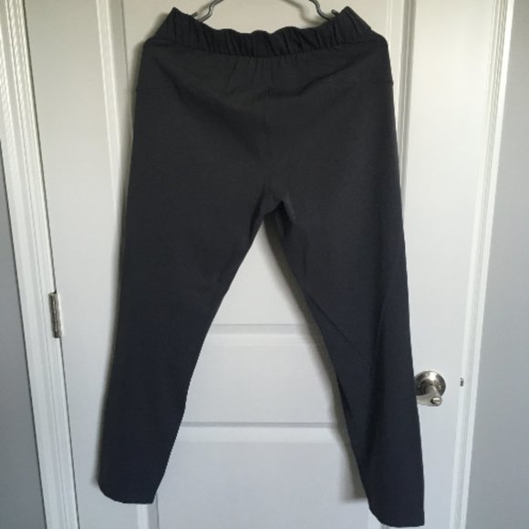 Lululemon On The Fly 7/8 Pant - Dark Shadow Size 6 - Picture 4 of 5